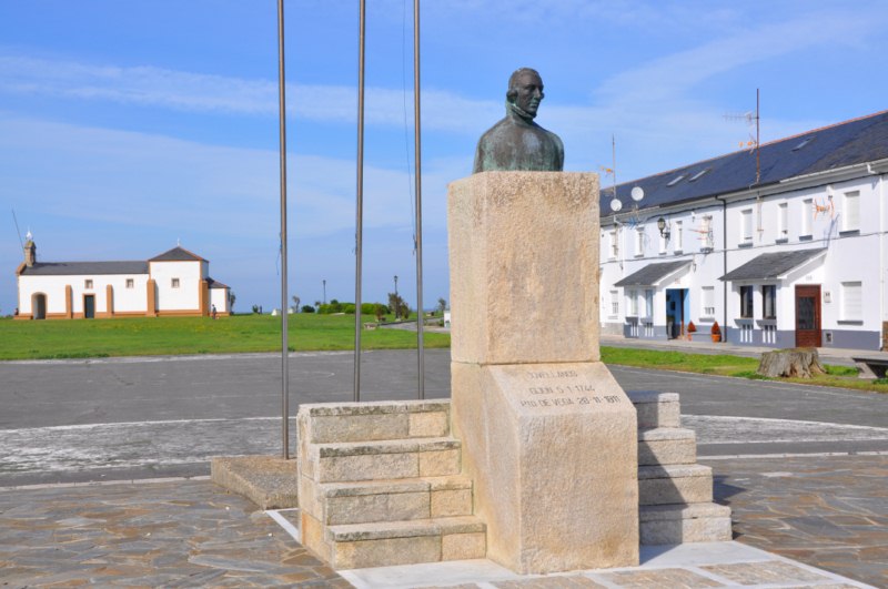 Monumento a Jovellanos - Puerto de Vega