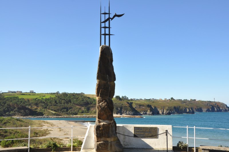 Monumento al Inmigrante - Monolito