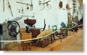 Interior del Museo Etnogrfico `Juan Prez Villamil` de Puerto de Vega