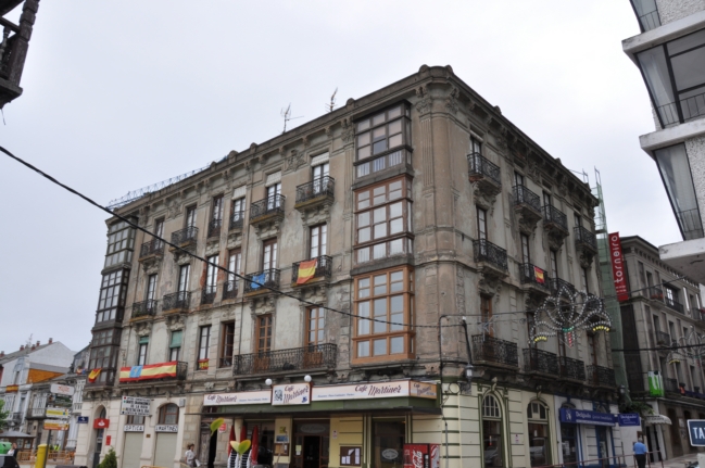 Regueral Avenue building
