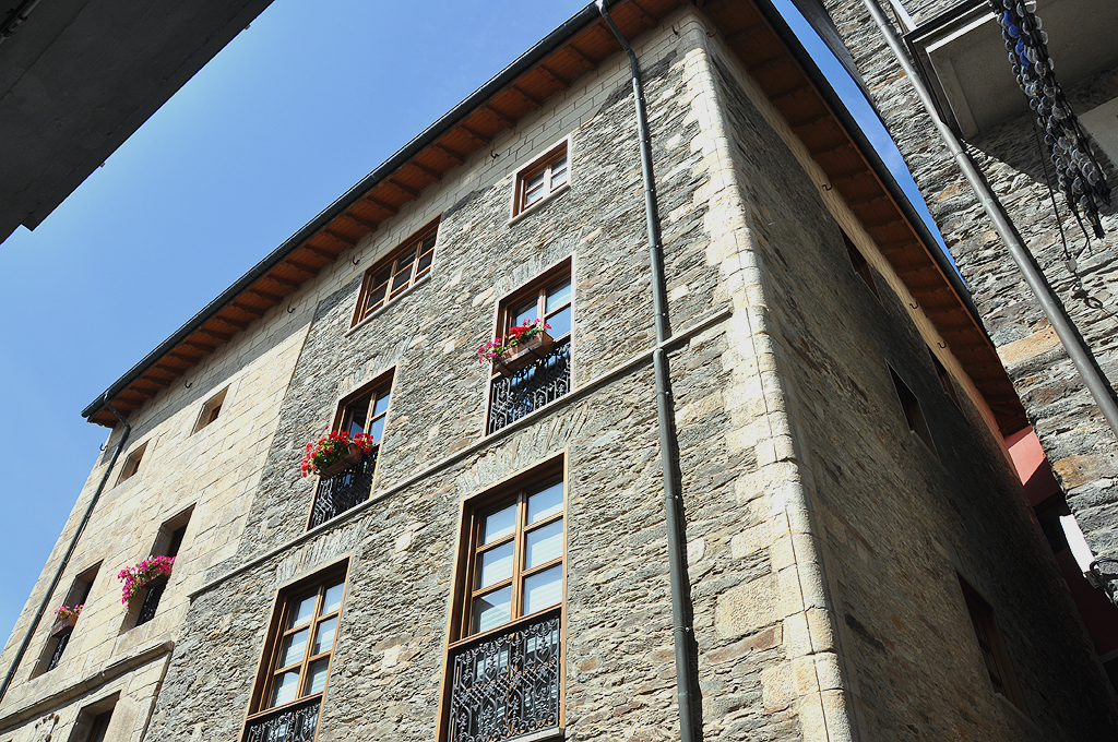 LIMONAR HOUSE