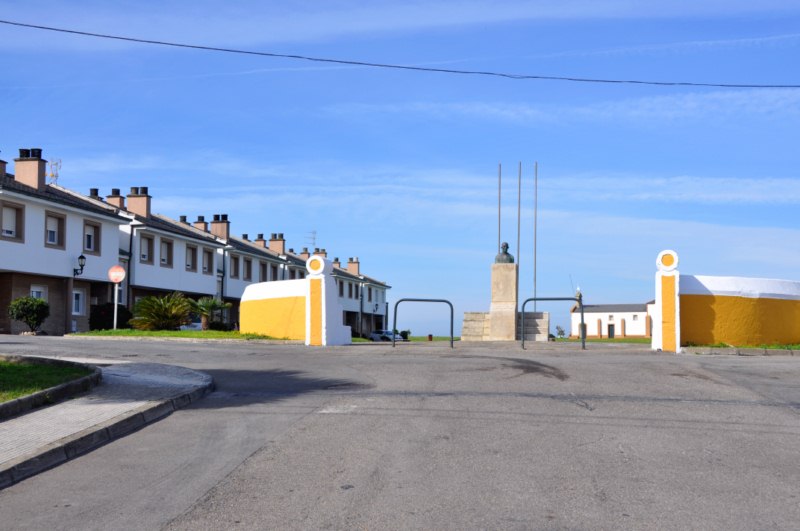 Monumento a Jovellanos - Puerto de Vega