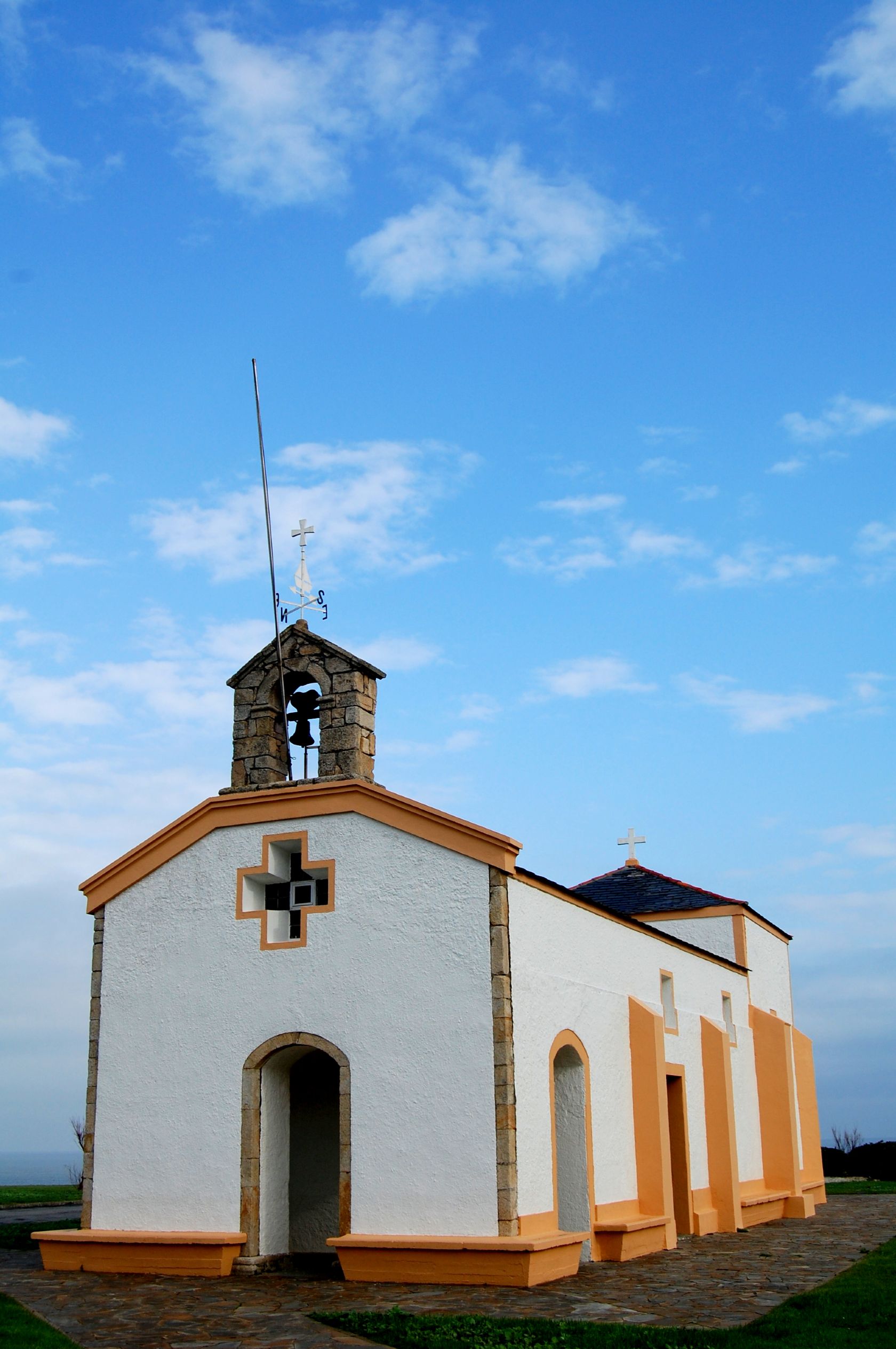 Capilla de la Atalaya en Puerto de Vega